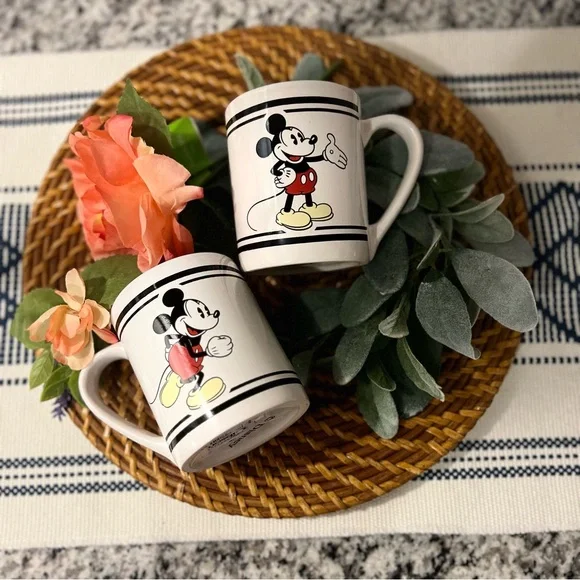 Gibson Disney Vintage Mickey Mouse Coffee Mug Set of 2 Classic White Black Red - Picture 5 of 5